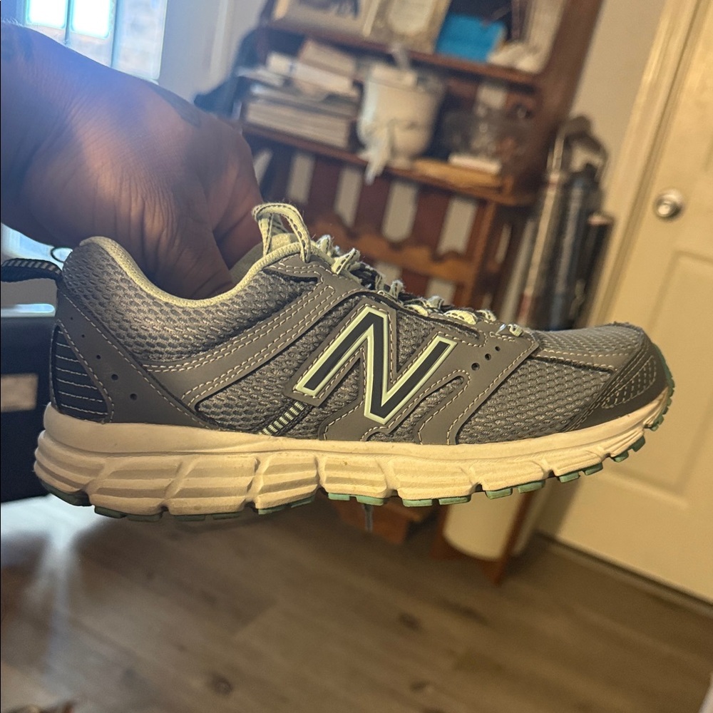 Size 8 - New Balance 430 Women’s Running Walking Sneakers Shoes size 7